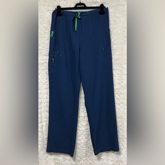 C52110 Carhartt Force® Cross-Flex Utility Boot Cut Cargo Scrub Pants (2 pieces) - Picture 5 of 14